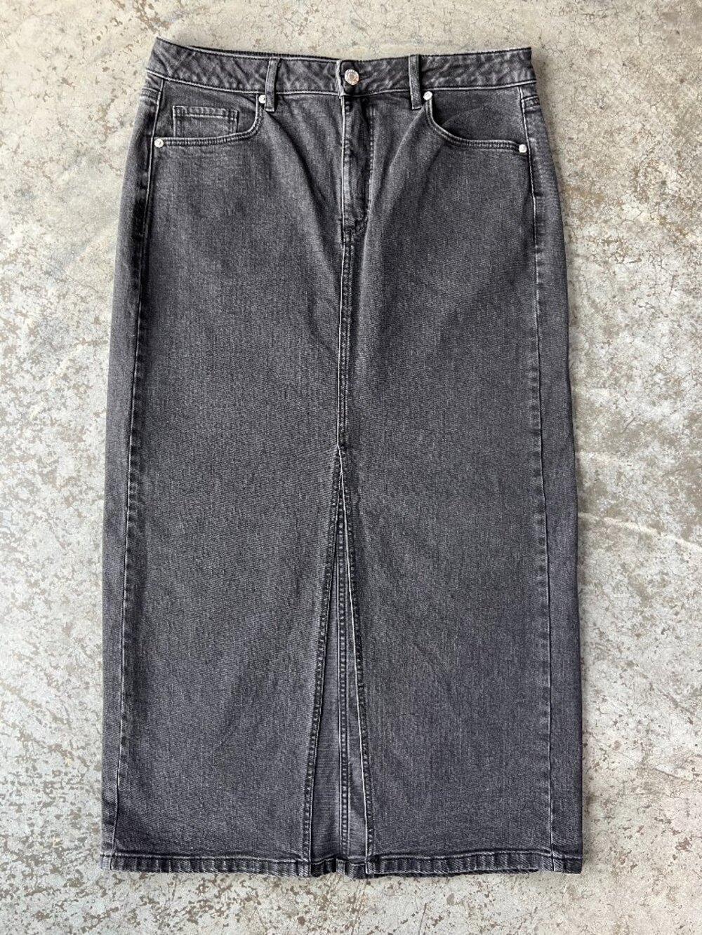 LOFT Made & Loved Black Charcoal Gray Denim Front Split Midi Skirt Women's 10